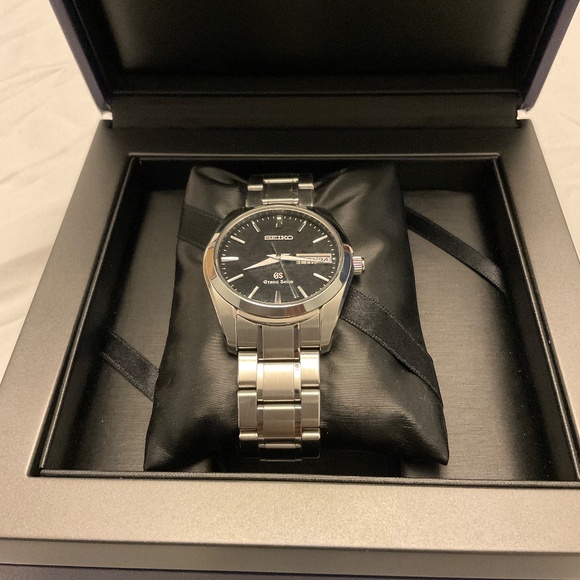 GRAND SEIKO SBGT037 9F83-0AH0 STAINLESS STEEL QUARTZ MENS WATCH - Picture 4 of 7